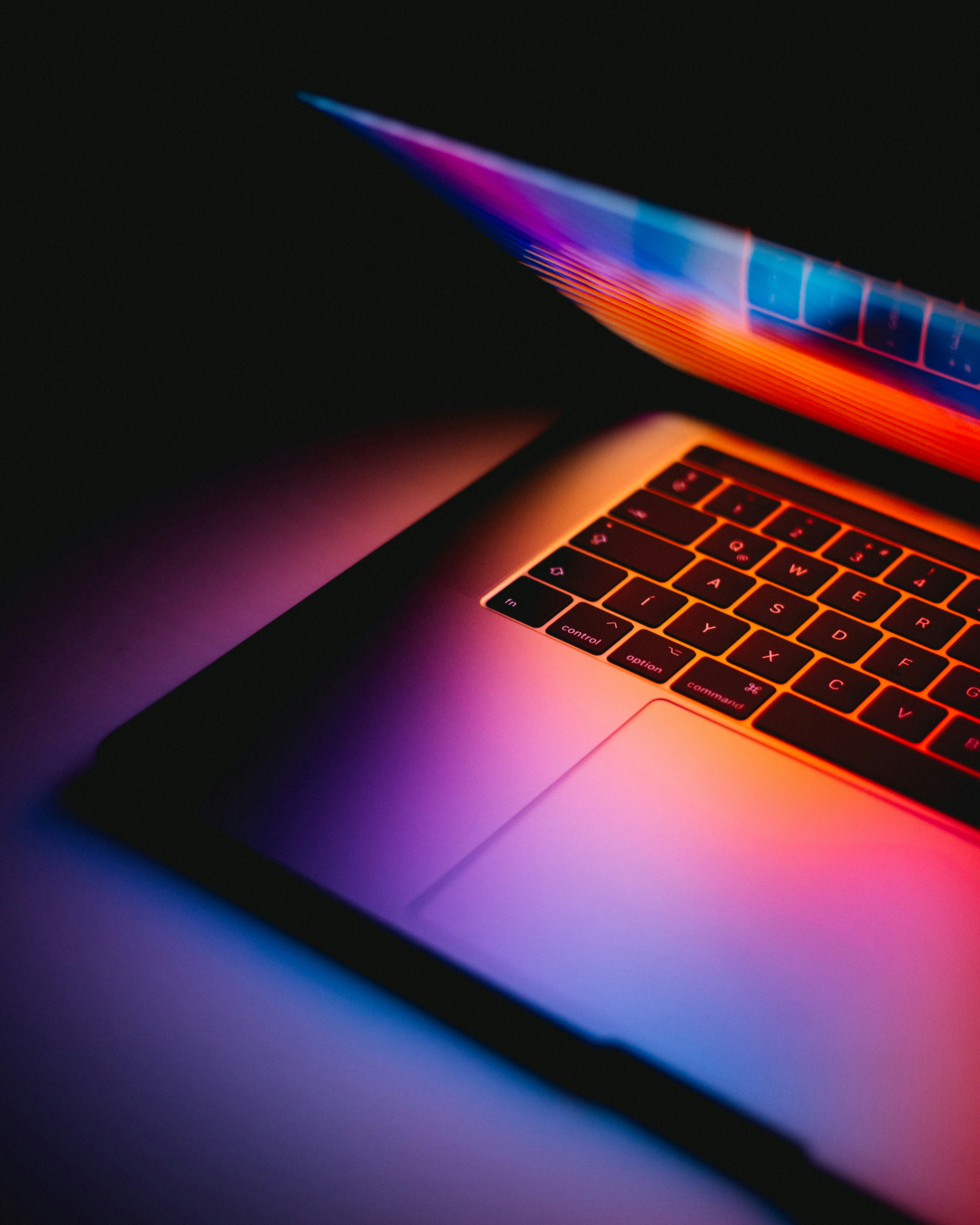 Gli AI laptop non si vendono più sulla potenza, ma sulla durata